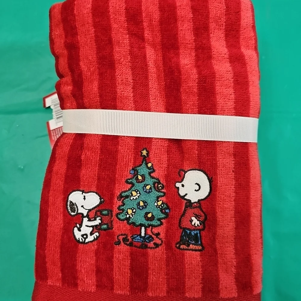 St. Nicholas Square charming peanuts